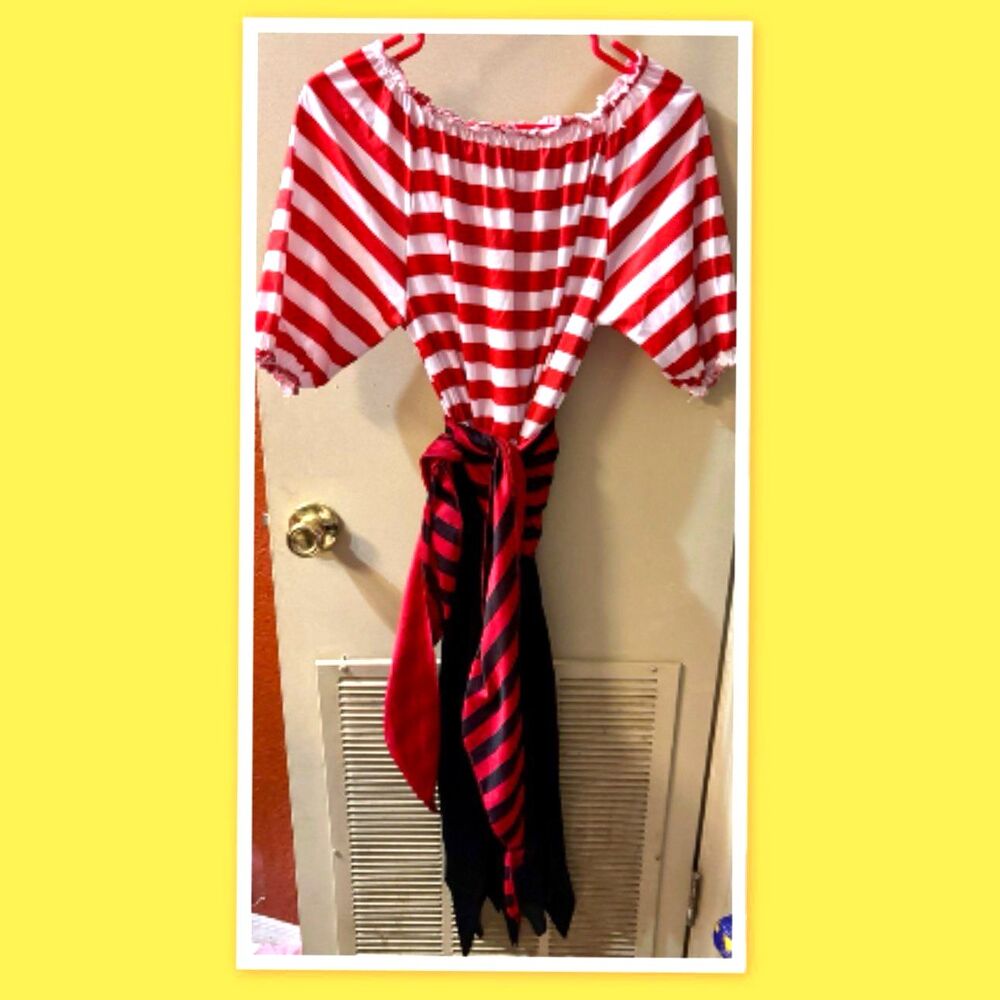 Women Pirate Costume ~ Crew Costume ~ Halloween Costumes ~ Size Medium